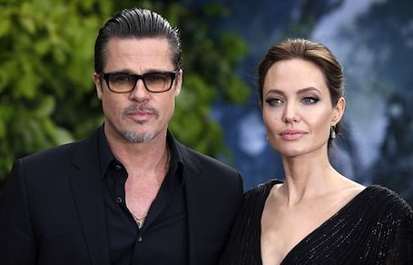 Анджелина Джоли в ярости: она не может вывезти детей из США из-за развода с Питтом!