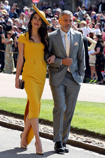 Кокетка Амаль Клуни приковала к себе внимание на свадьбе Меган Маркл и принца Гарри! Фото