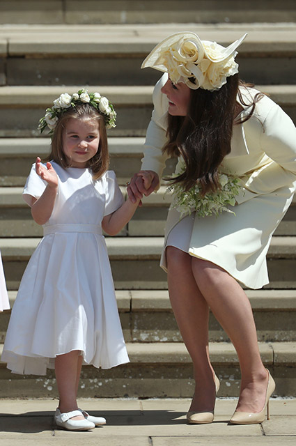 Свадьба Меган Маркл и принца Гарри: Кейт Миддлтон впервые вышла в свет после родов. Фото