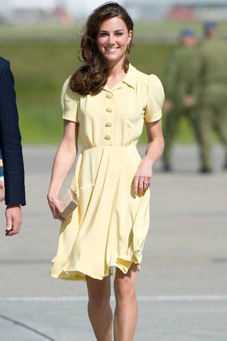 Знаковое желтое платье для лета: 15 образов звездных модниц. Фото