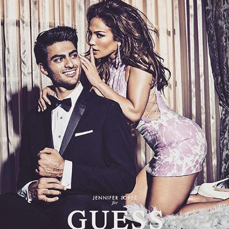 Дженнифер Лопес в дерзких платьях соблазняет мужчин для рекламы Guess. Фото