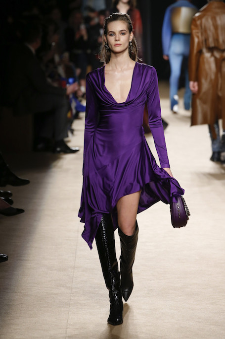 Неделя моды в Милане: образ дерзкой леди-вамп от Roberto Cavalli. Фото
