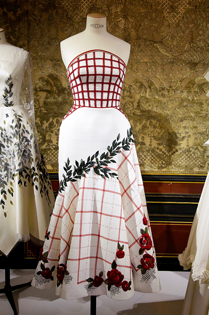 Неделя высокой моды в Париже: показ оскандалившейся Ulyana Sergeenko. Фото