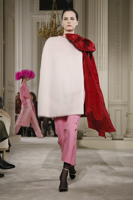 Неделя высокой моды в Париже: гламур из 80-х на шоу Valentino. Фото