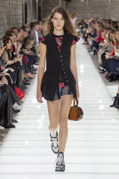 Неделя моды в Париже: показ Louis Vuitton. Фото