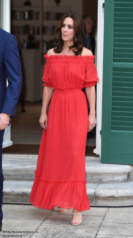 Кейт Миддлтон ослепительно прекрасна в красном платье Alexander McQueen! Фото