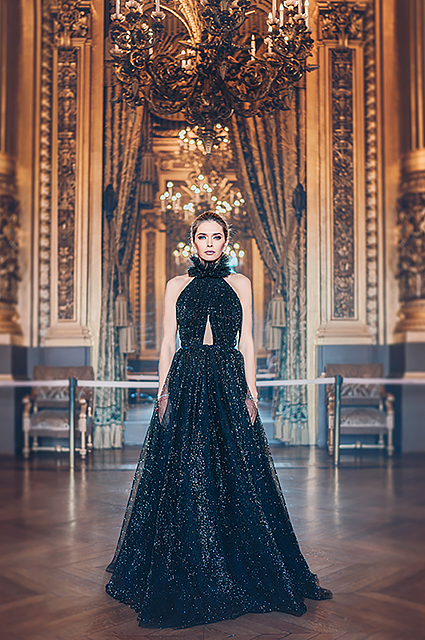 Из Парижа с любовью: Вера Брежнева щеголяет в поразительно красивых платьях! Фото