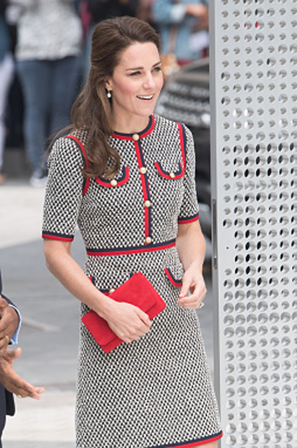 Шах и мат: Кейт Миддлтон в платье Gucci произвела настоящий фурор! Фото