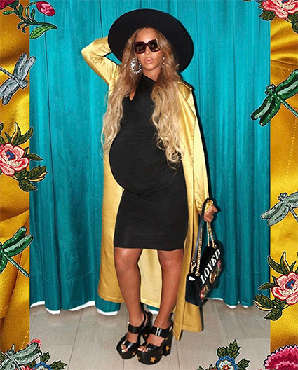 Беременная Бейонсе в примерочной Gucci устроила настоящий показ мод! Фото
