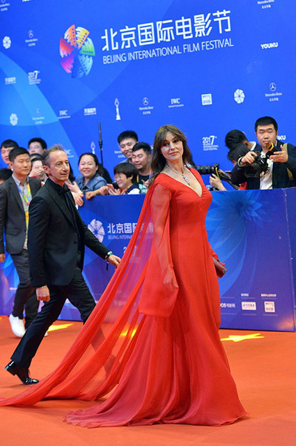 Идеальная женщина по-итальянски: 2 выхода Моники Беллуччи в Пекине. Фото