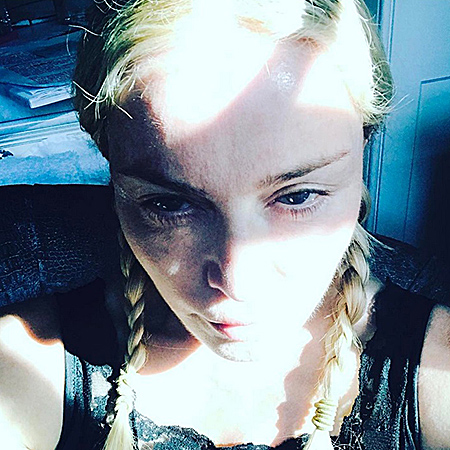 Скандал дня: Мадонна сделала себе новые брови. Фото
