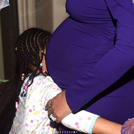 Беременная двойней Бейонсе показала, каким огромным стал ее живот! Фото