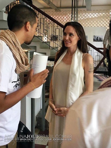 Анджелина Джоли покорила Камбоджу своей красотой и доброй улыбкой. Фото