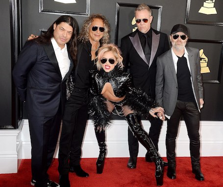 Леди Гага в дерзком костюме из латекса шокировала всех на премии Грэмми. Фото