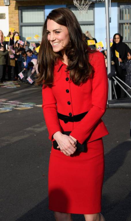 Похудевшая Кейт Миддлтон примерила свой любимый красный костюм! Фото