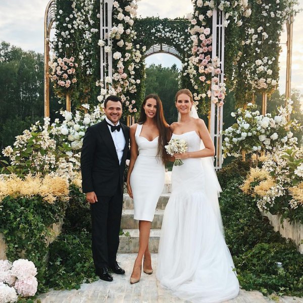 Анастасия Решетова развела своих друзей во время свадьбы