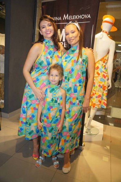 Борис Грачевский подарил молодой жене и дочери одинаковые платья от MELdress
