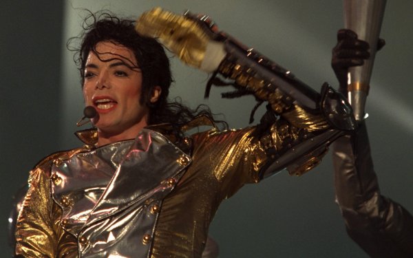Знакомая Майкла Джексона открыла секрет смены цвета кожи артиста