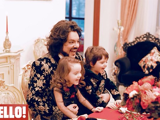 Филипп Киркоров  снялся в трогательной фотосессии вместе с детьми
