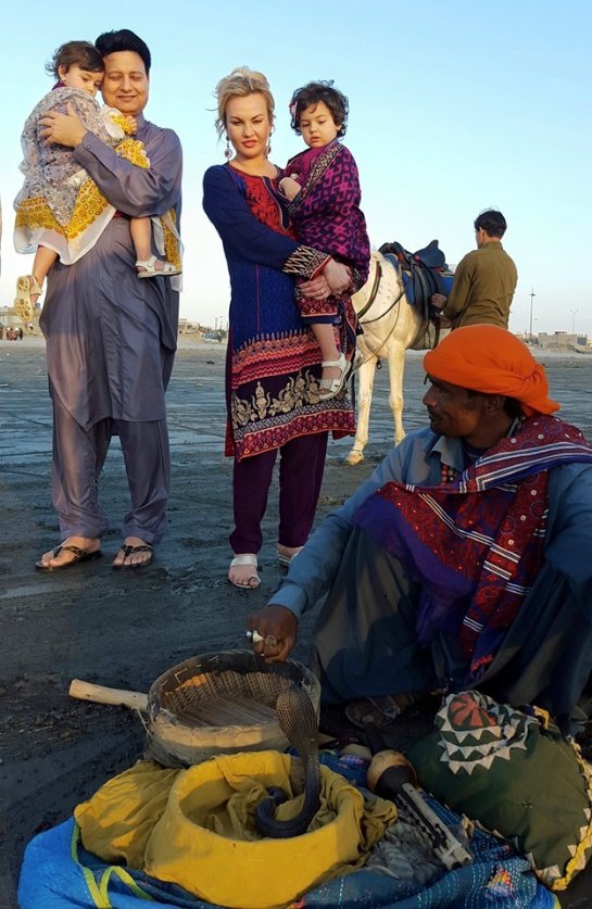 Камалия показала фотографии с отдыха в Пакистане