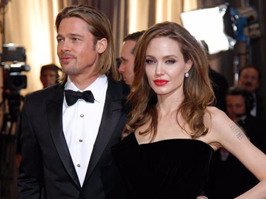 Анджелина Джоли и Брэд Питт празднуют первую годовщину своей свадьбы